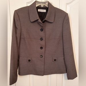 TAHARI: Arthur S Levine women’s brown button front long sleeve jacket; size 14